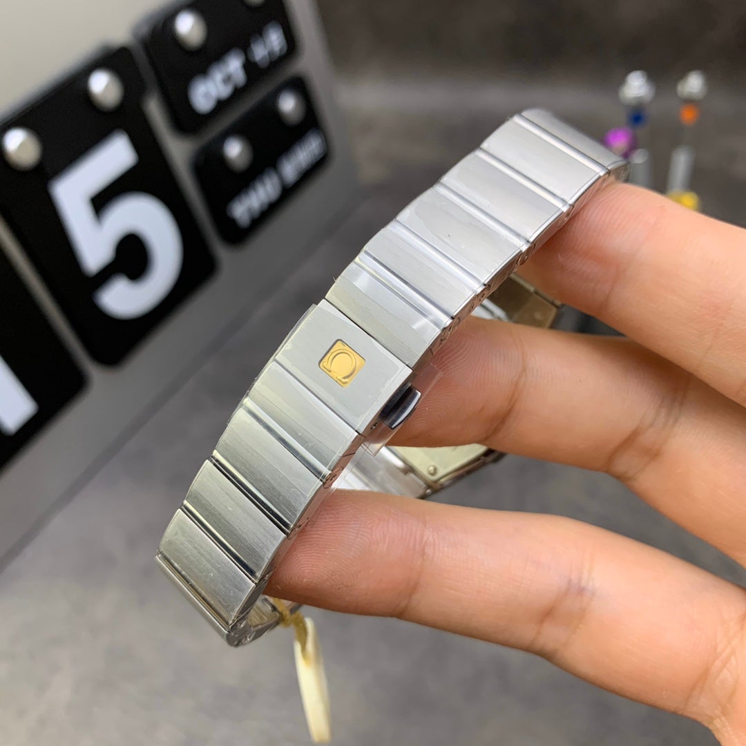 CONSTELLATION QUARTZ 27MM STEEL CASE MOTHER OF PEARL DIAL