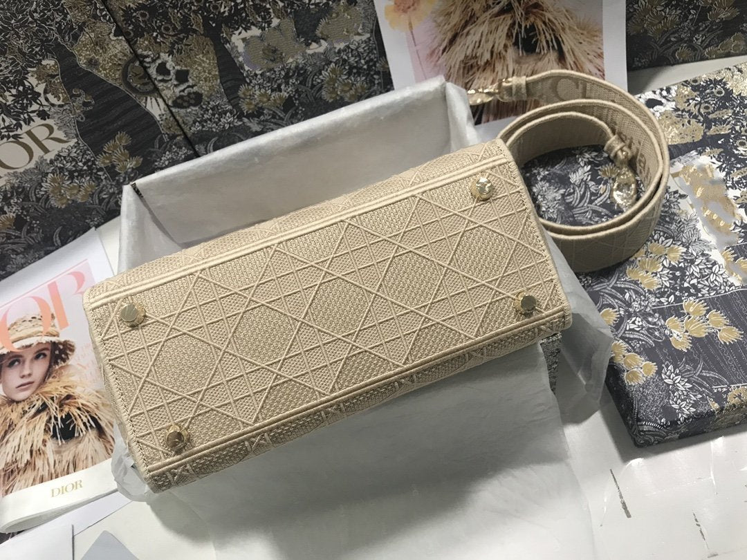 MEDIUM LADY D-LITE BEIGE CANNAGE EMBROIDERY