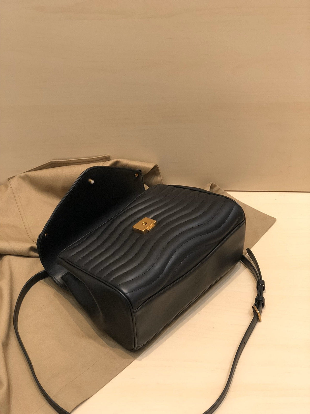 LV TOP HANDLE 26CM BLACK CALFSKIN