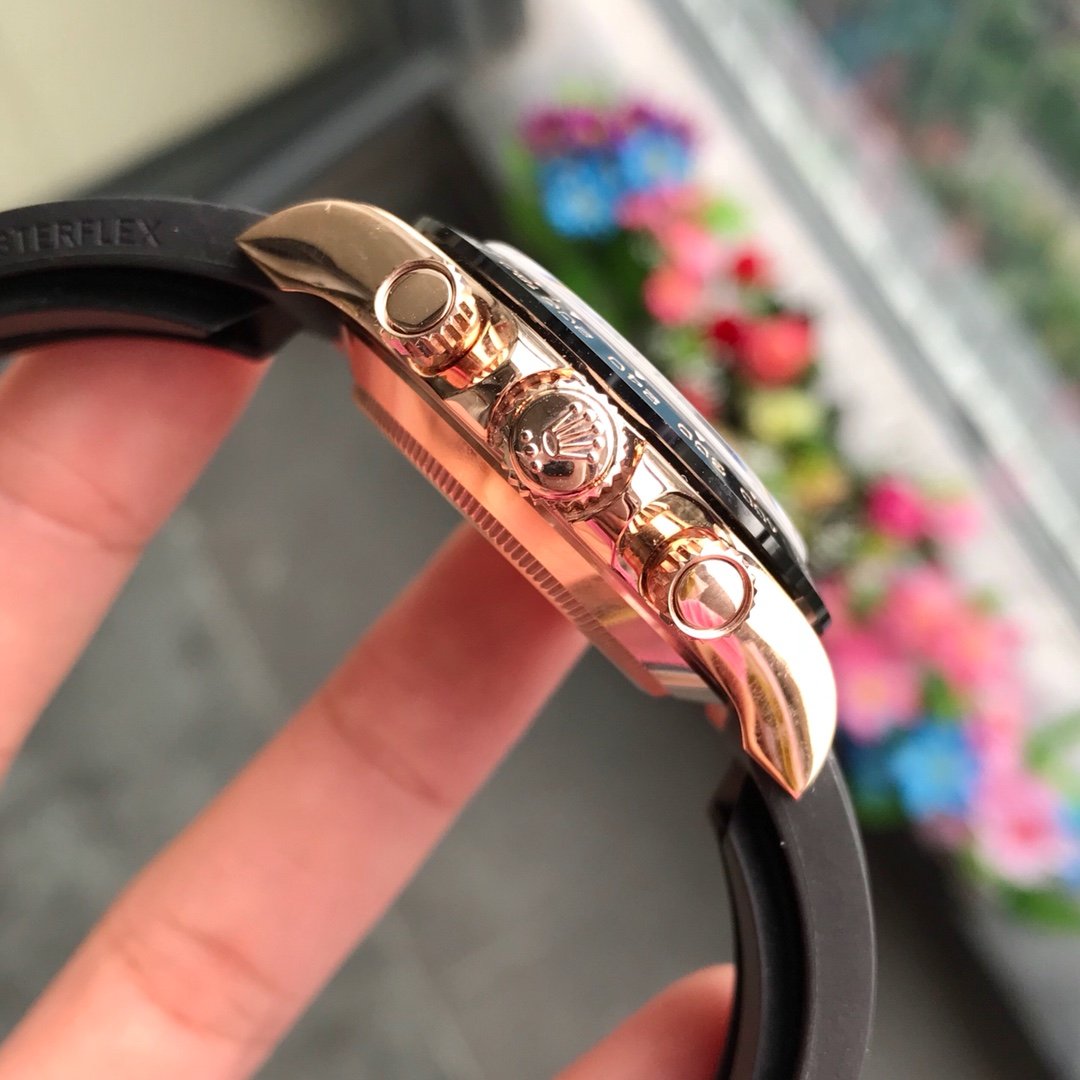DAYTONA ROSE GOLD CASE 40MM WHITE DIAL RUBBER STRAP