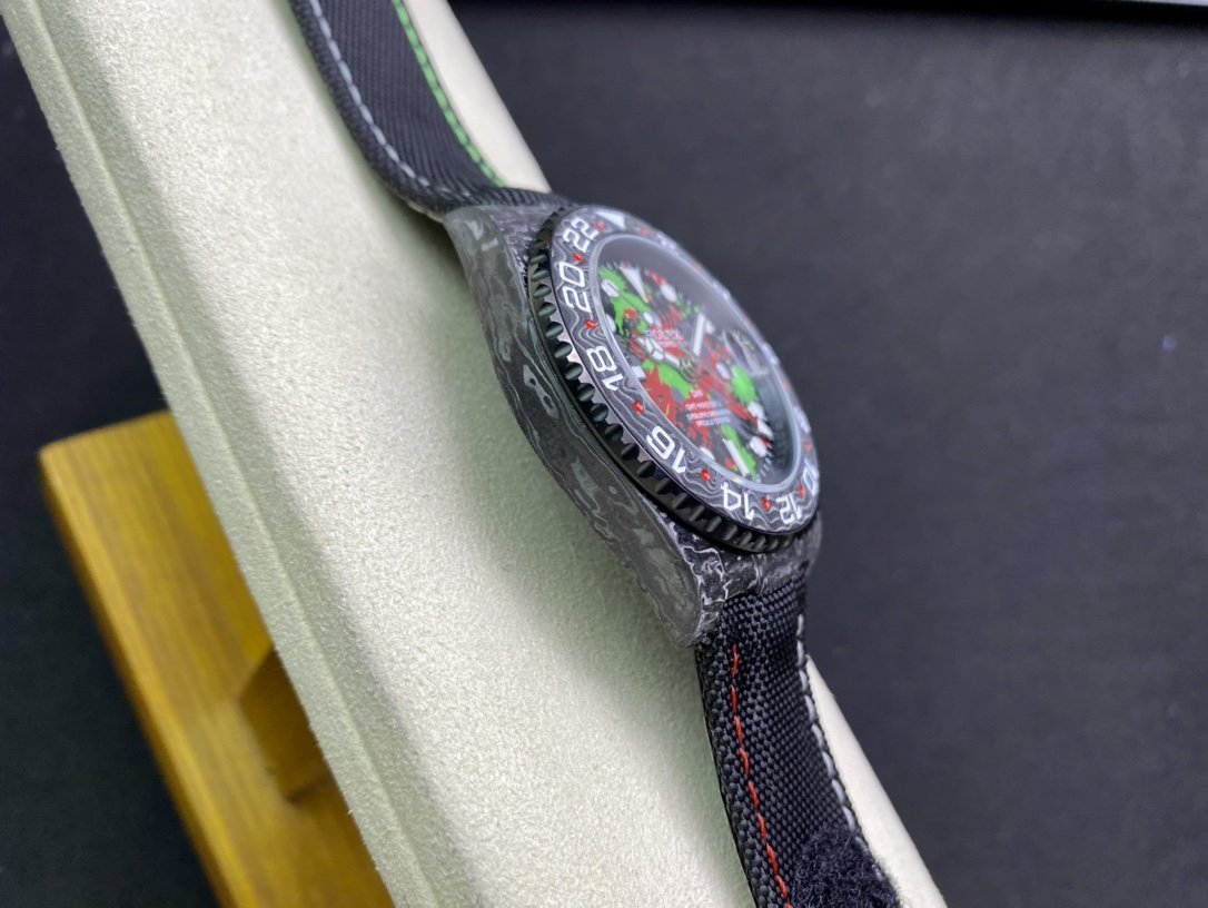 GMT - MASTER II CARBON MULTI COLOR DIAL