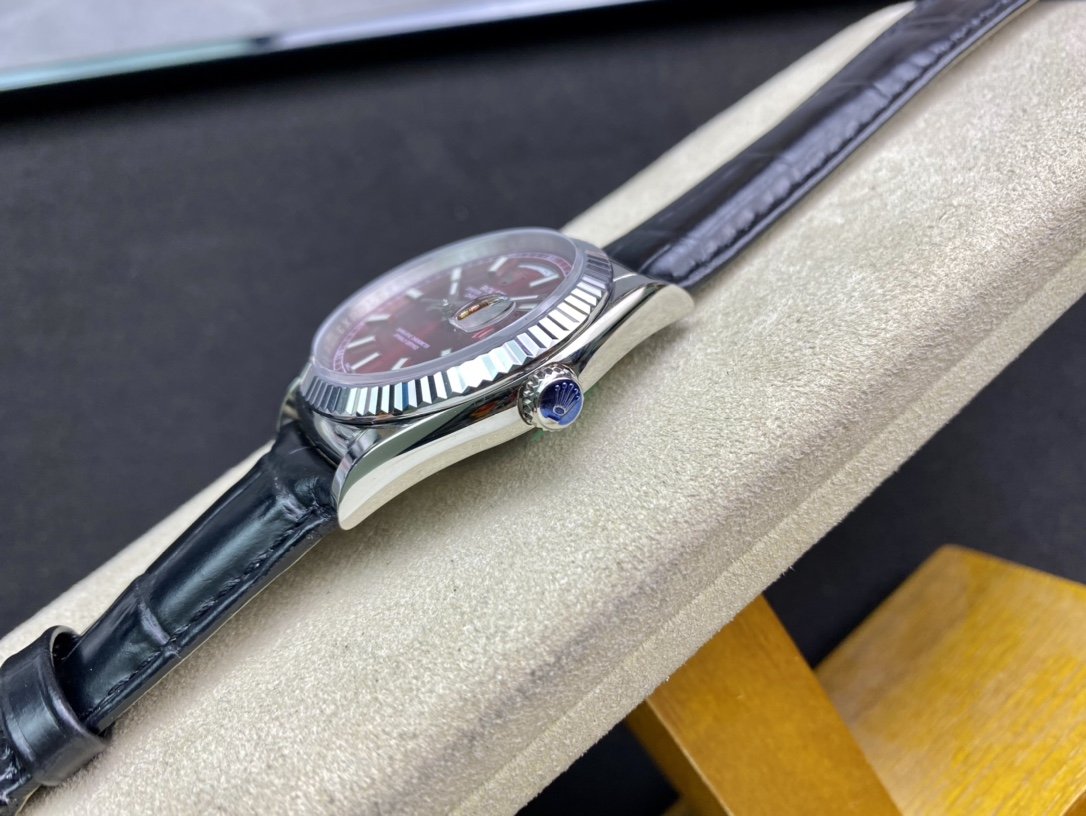 DAY-DATE 41MM STAINLESS STEEL RED DIAL