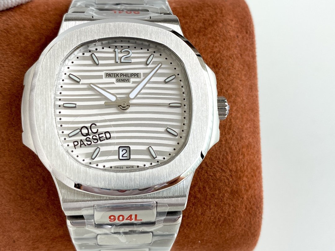 NAUTILUS STAINLESS STEEL 40MM WHITE DIAL