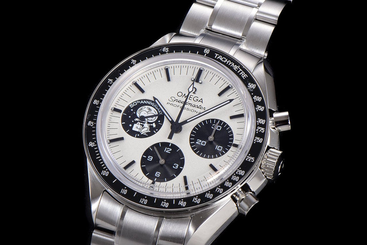 SPEEDMASTER MOONWATCH SNOOPY BLACK BEZEL