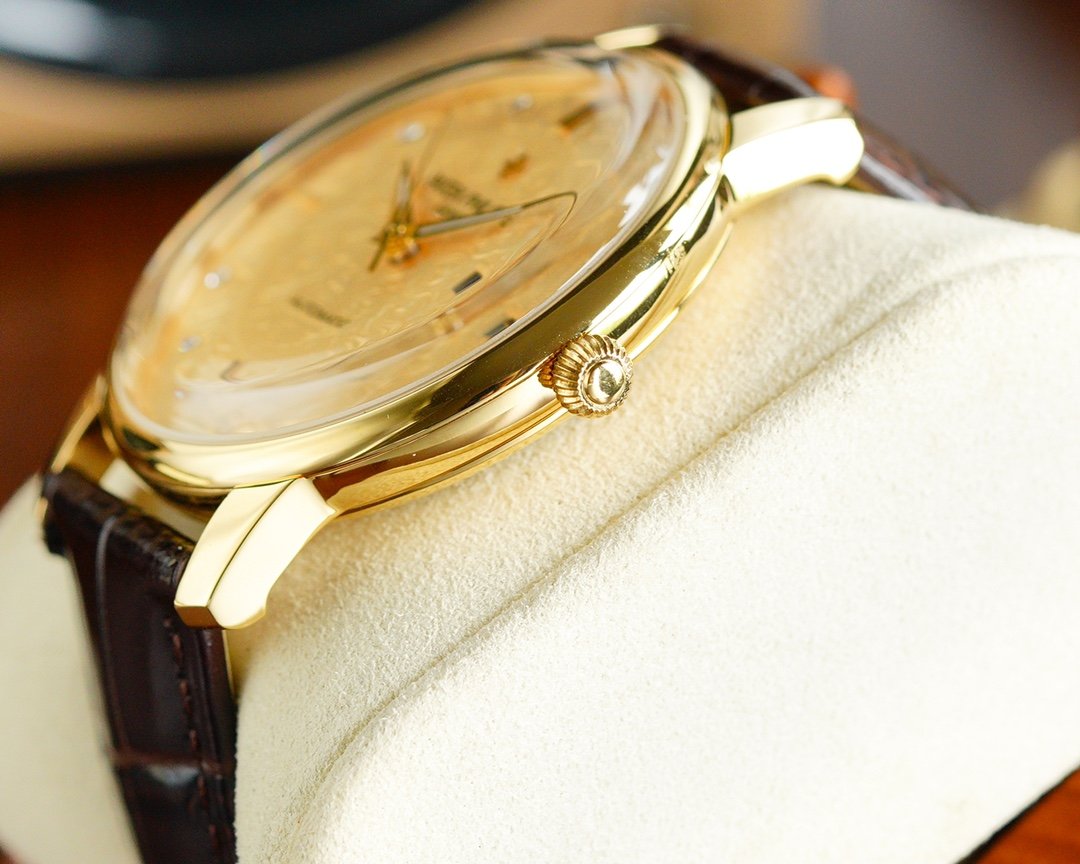 PATEK CALATRAVA 40 GOLD CASE LEATHER