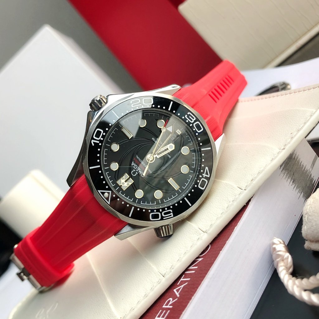 SEAMASTER DIVER 300M CO-AXIAL 42MM 007 RED RUBBER