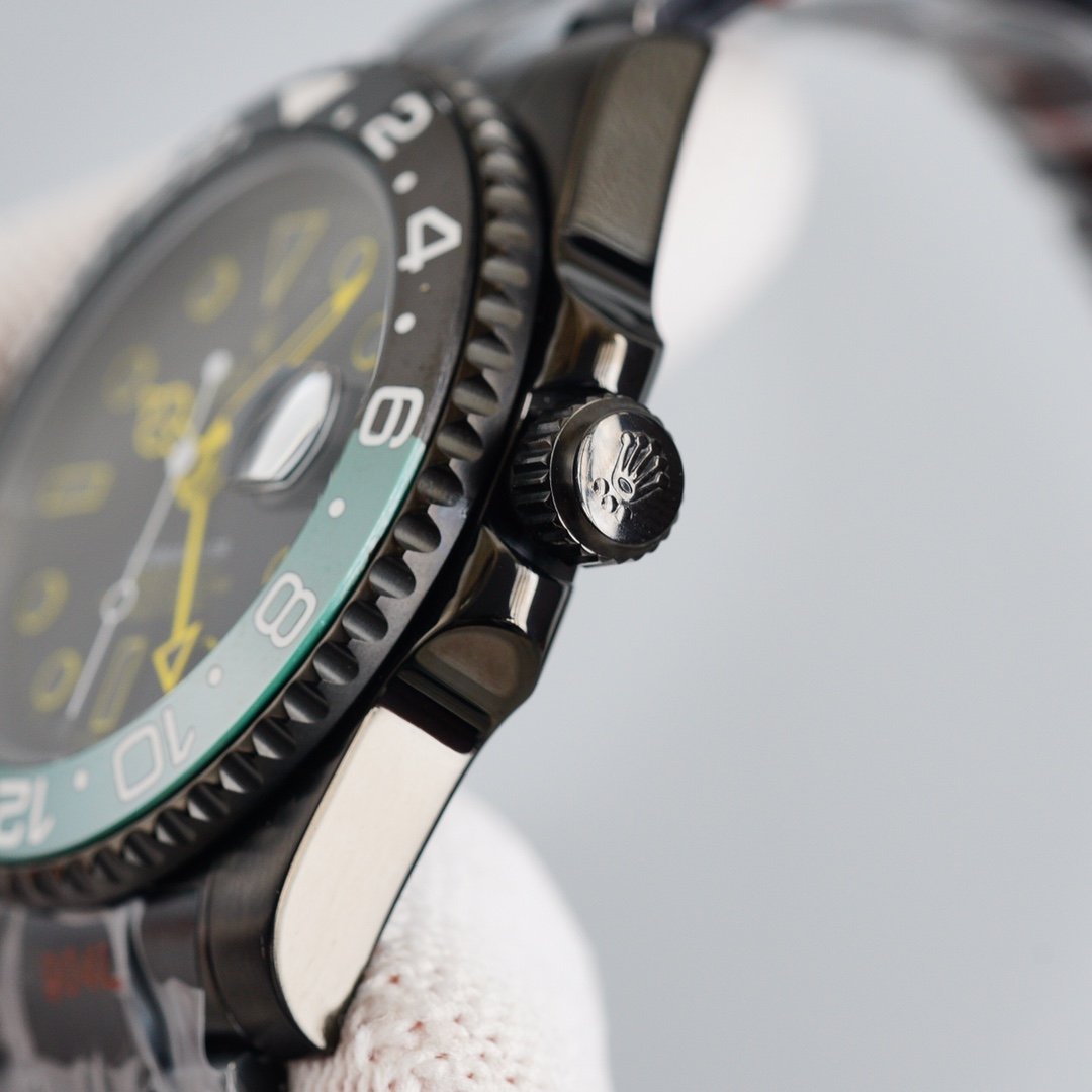 GMT-MASTER II CUSTOM GREEN BLACK BEZEL