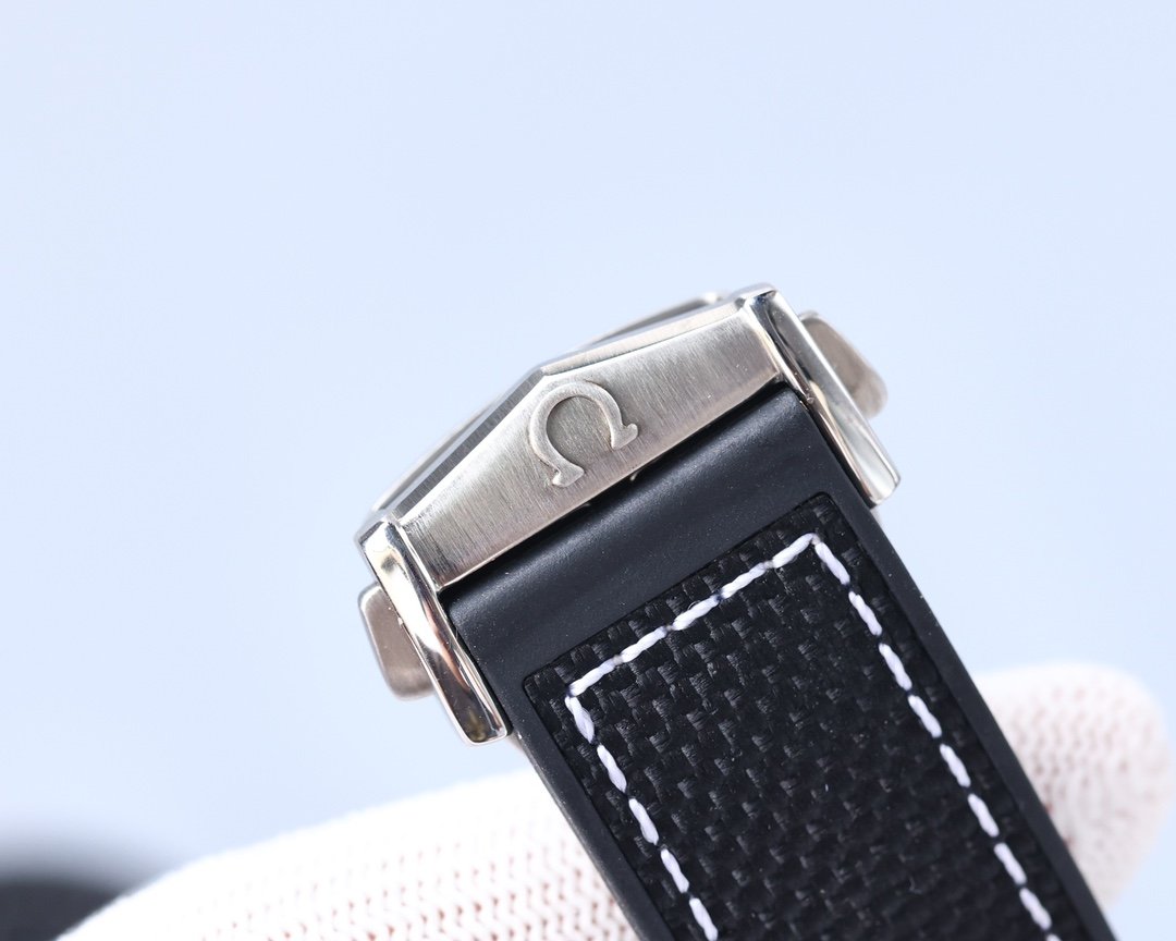SEMASTER PLANET OCEAN 600M BLACK CERAMIC TEXTILE