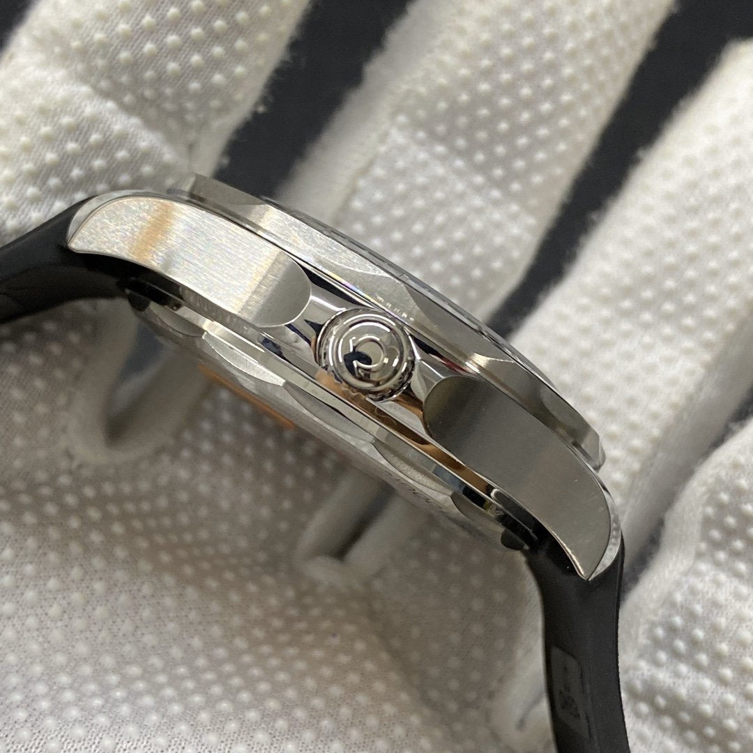 SEAMASTER PROFESSIONAL 300 BLACK CERAMIC WHITE DIAL