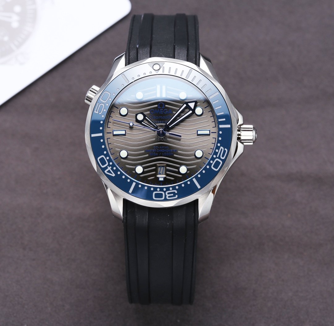 SEAMASTER DIVER 300 GREY DIAL BLACK RUBBER
