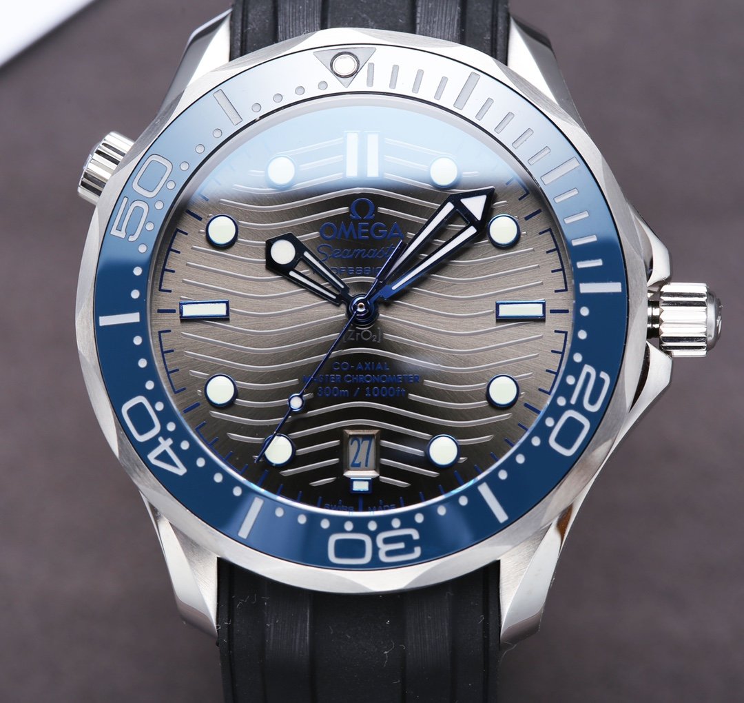 SEAMASTER DIVER 300 GREY DIAL BLACK RUBBER