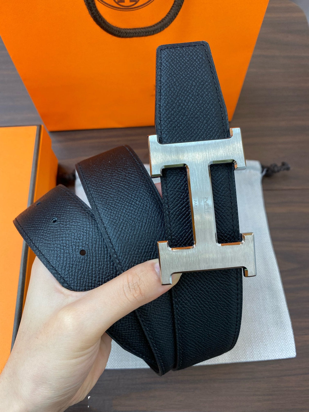 H CONTANCE BELT 38MM SILVER BUCKLE BLACK LEATHER