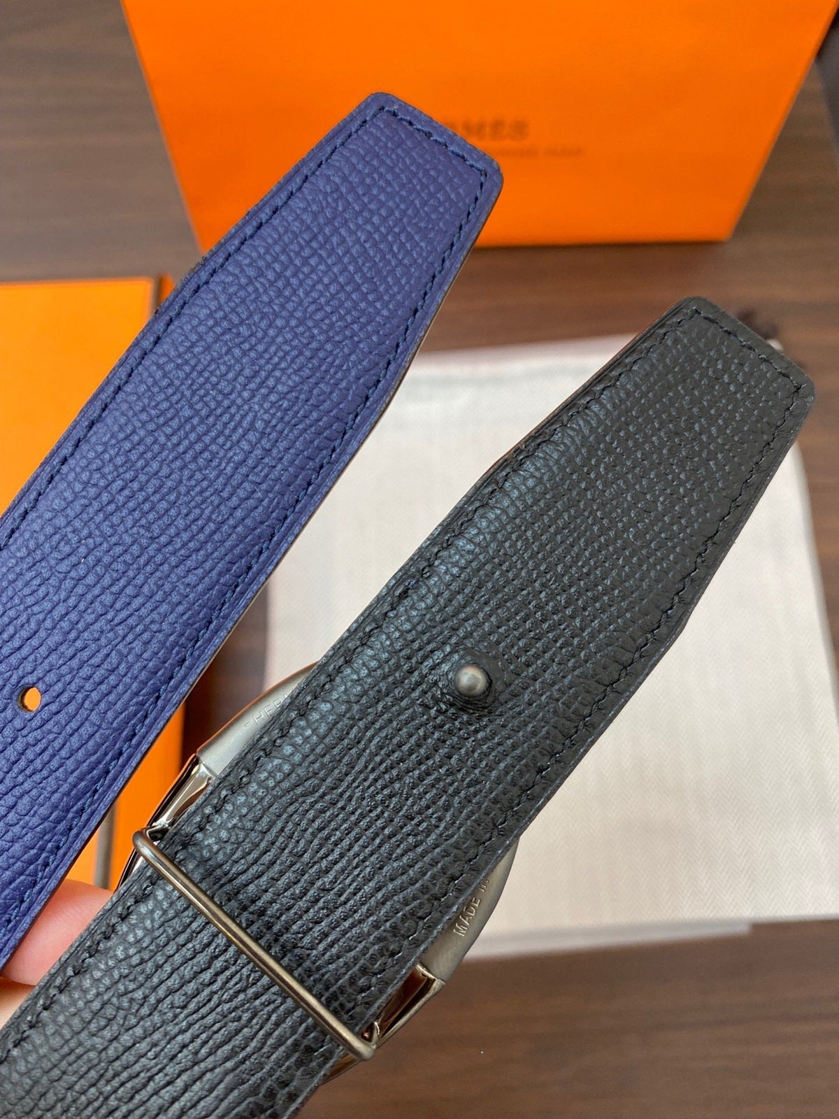 H TWIN REVERSIBLE BELT 32MM BLACK SILVER BUCKLE BLACK BLUE LEATHER