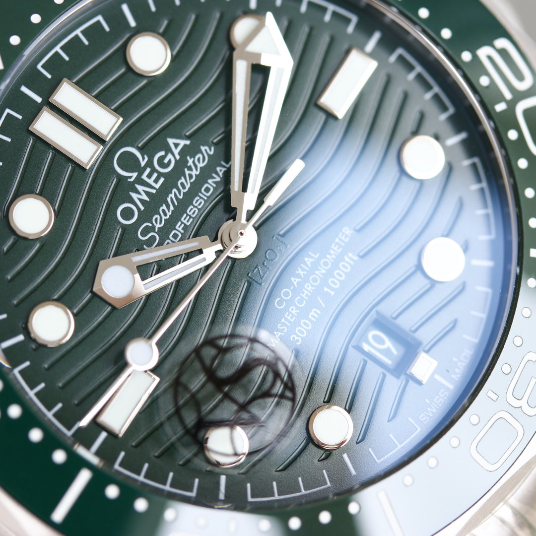 SEAMASTER DIVER 300 CUSTOM GREEN DIAL