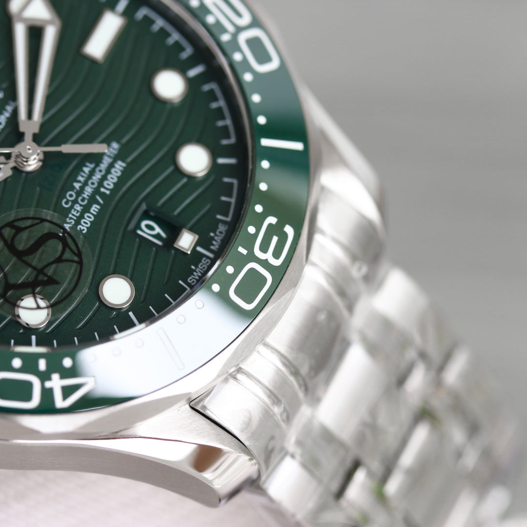 SEAMASTER DIVER 300 CUSTOM GREEN DIAL