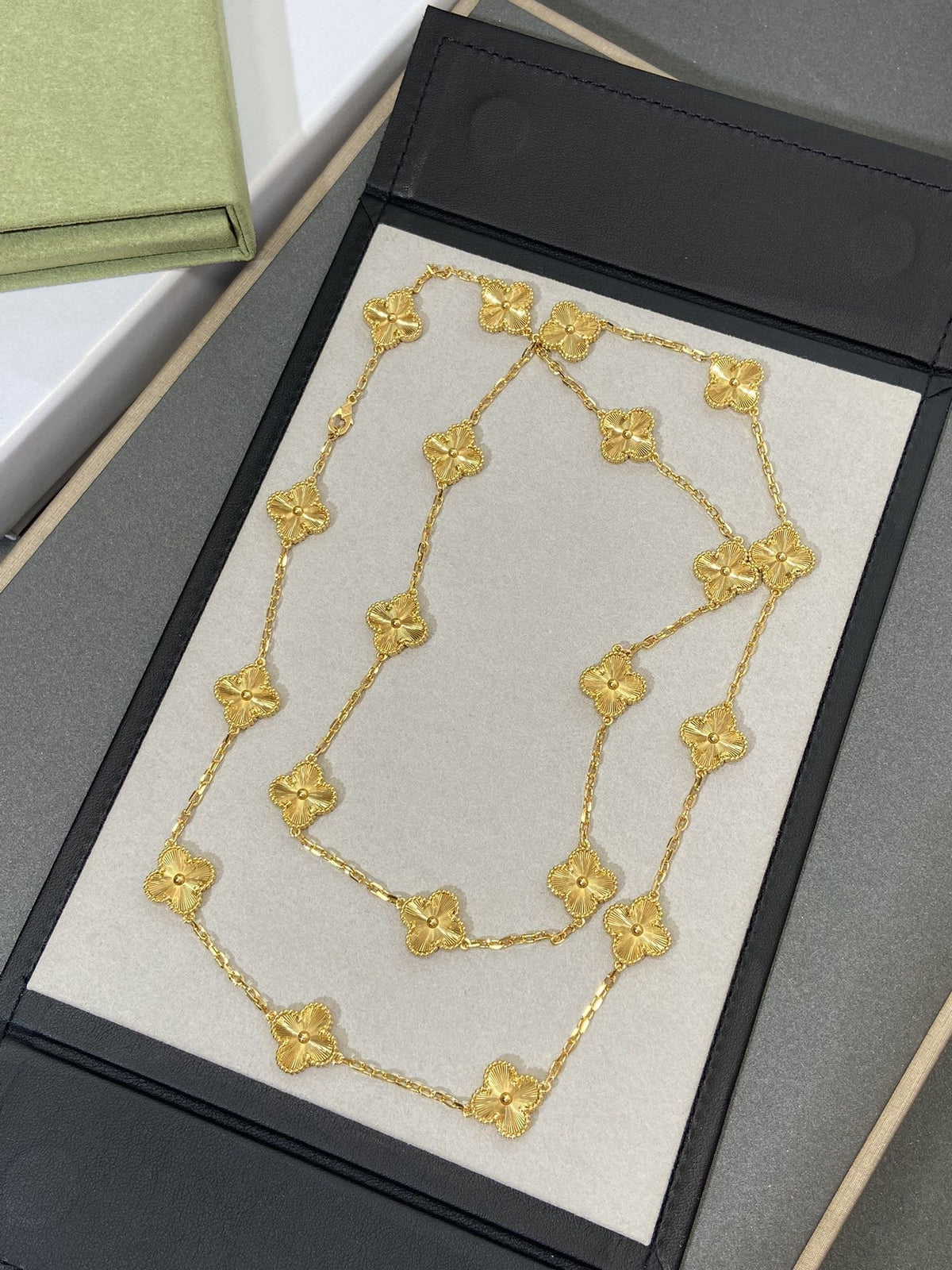 CLOVER 20 MOTIF GOLD 86CM NECKLACE