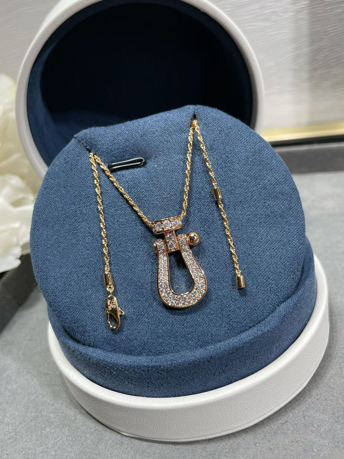 FORCE 10 LARGE MODEL DIAMOND NECKALCE