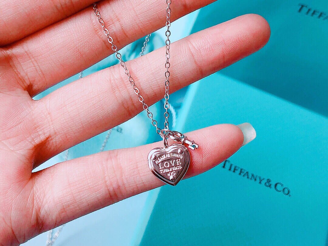 HEART AND KEY SILVER NECKLACE