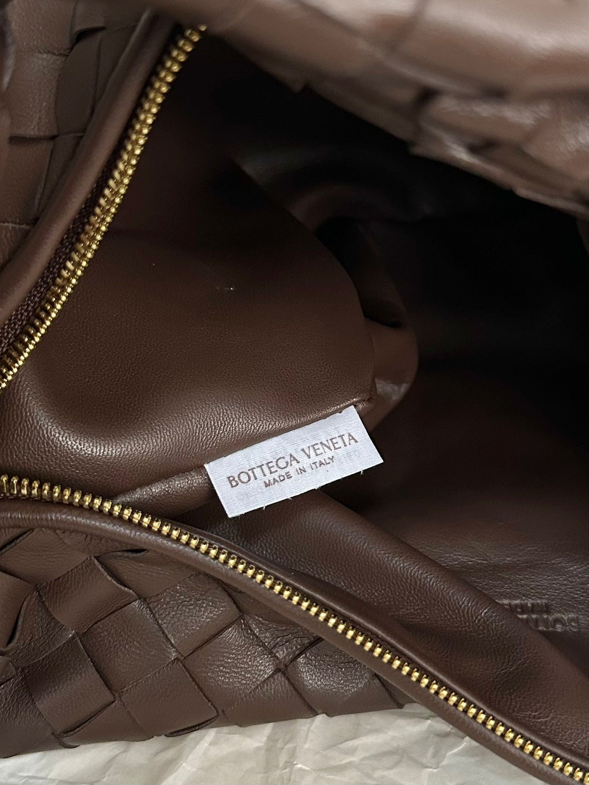 BV TEEN JODIE 36CM CHOCOLATE SHEEPSKIN