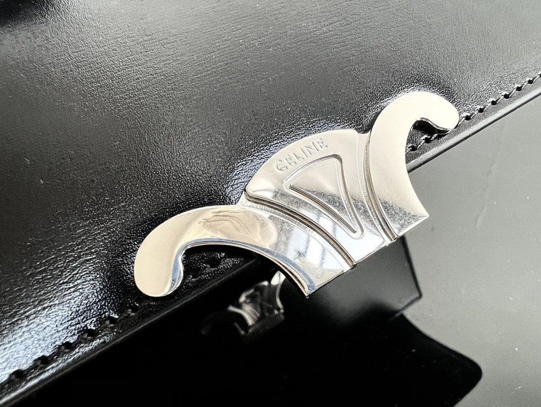 CLASSIC TRIOMPHE 20 BLACK CALFSKIN SILVER HARDWARE