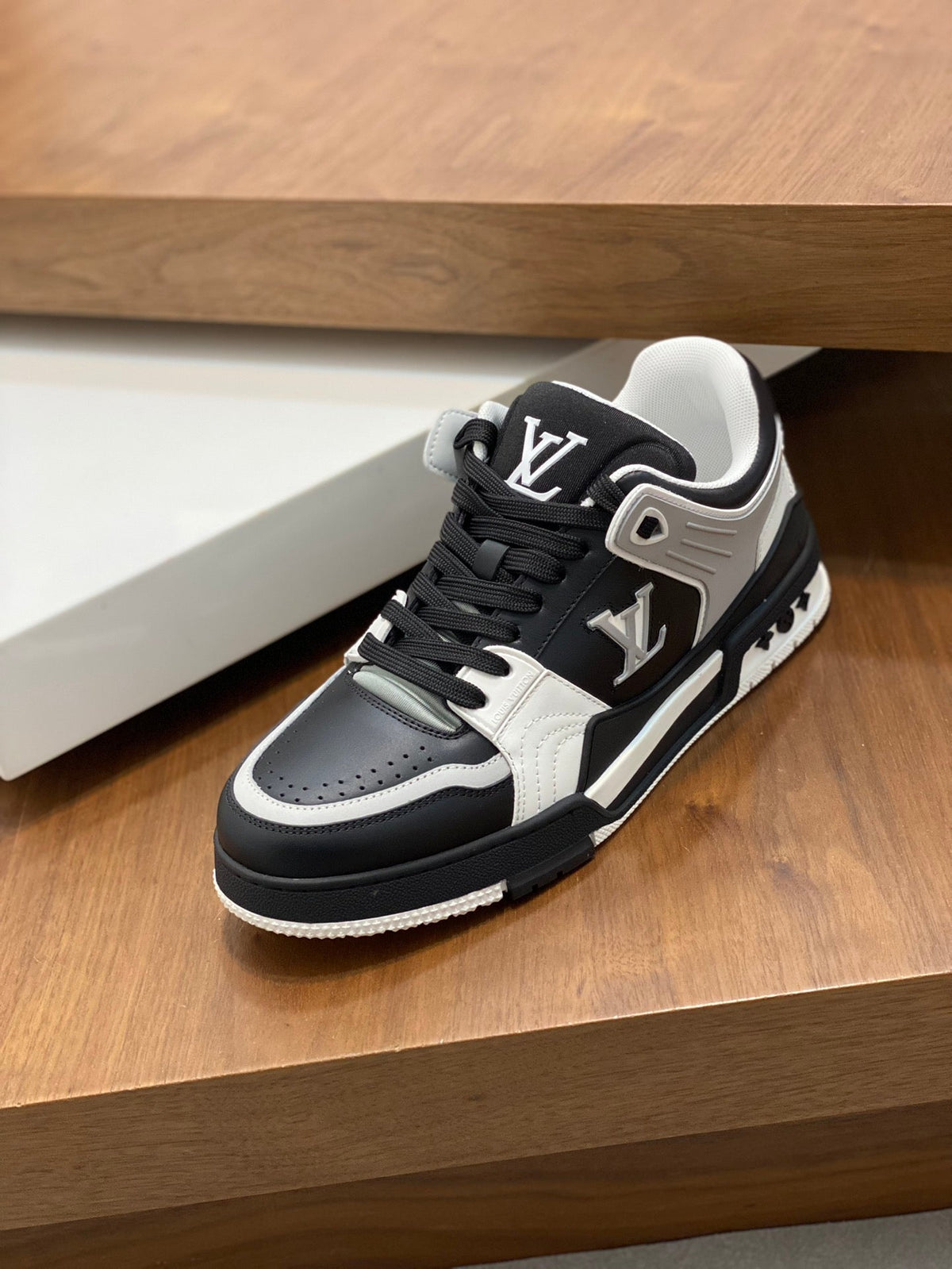 LV TRAINER  BLACK GREY SNEAKER