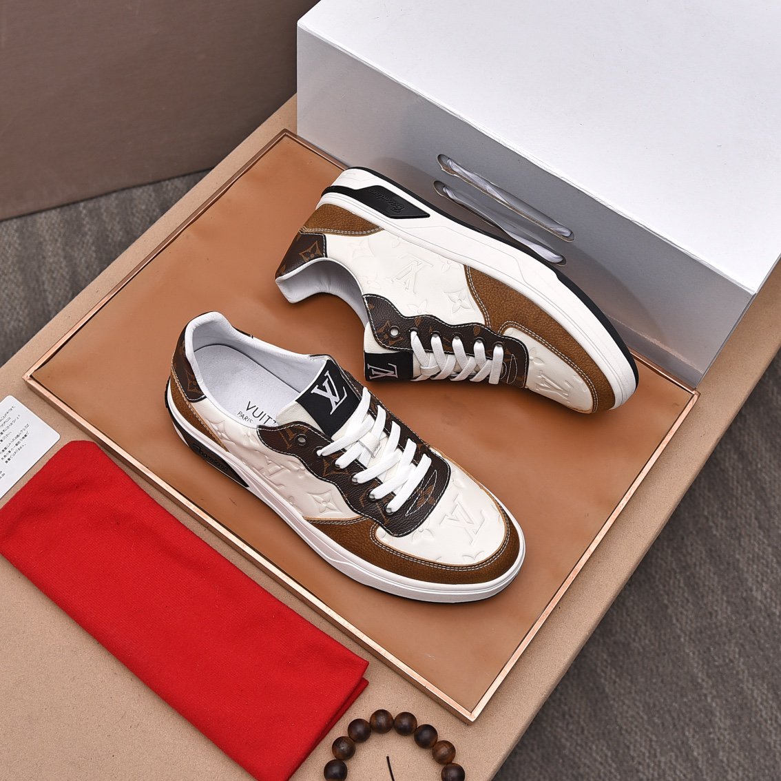LV RIVOLI SNEAKER WHITE BROWN