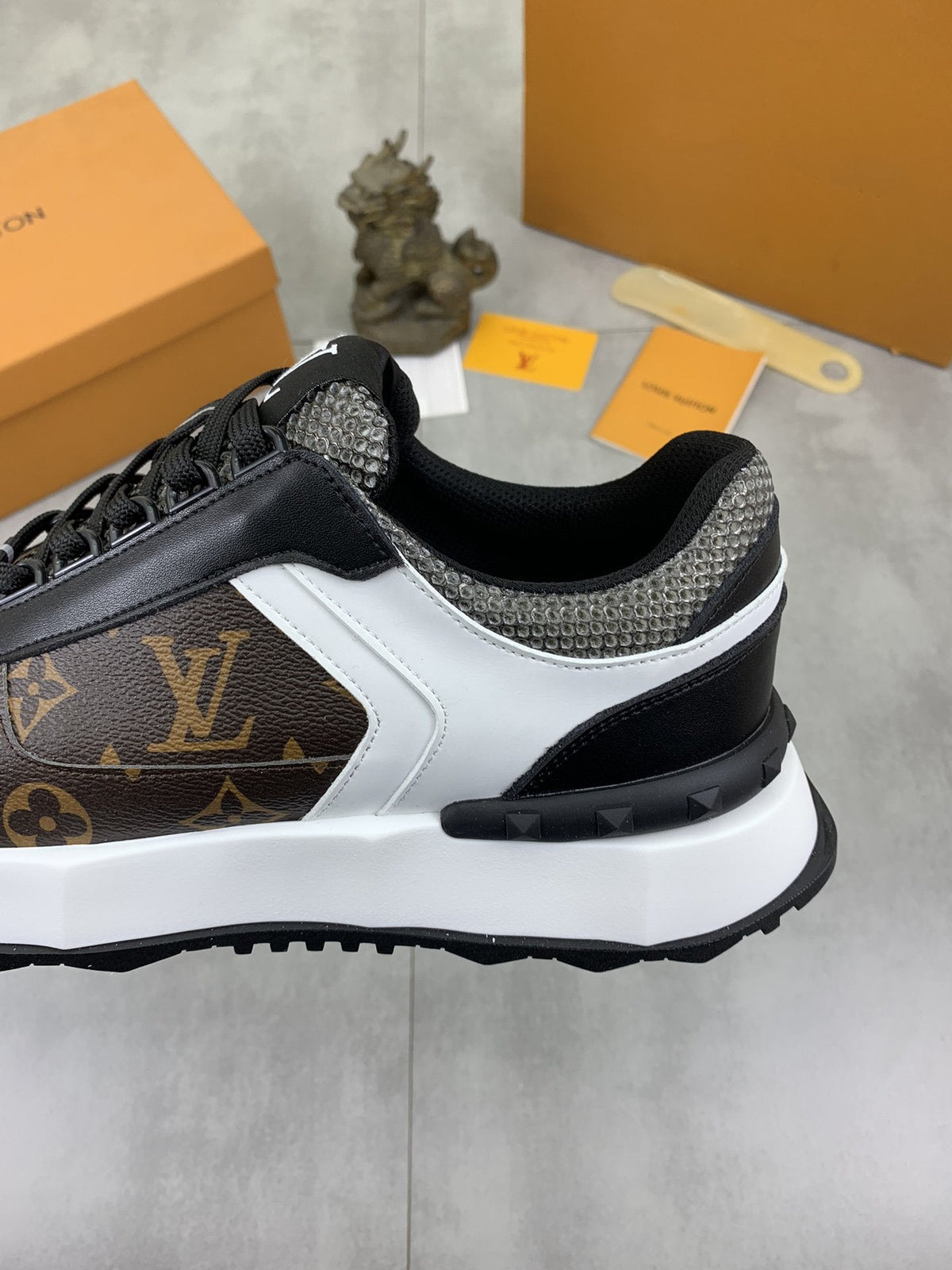 LV MONOGRAM SNEAKER BLACK AND BROWN