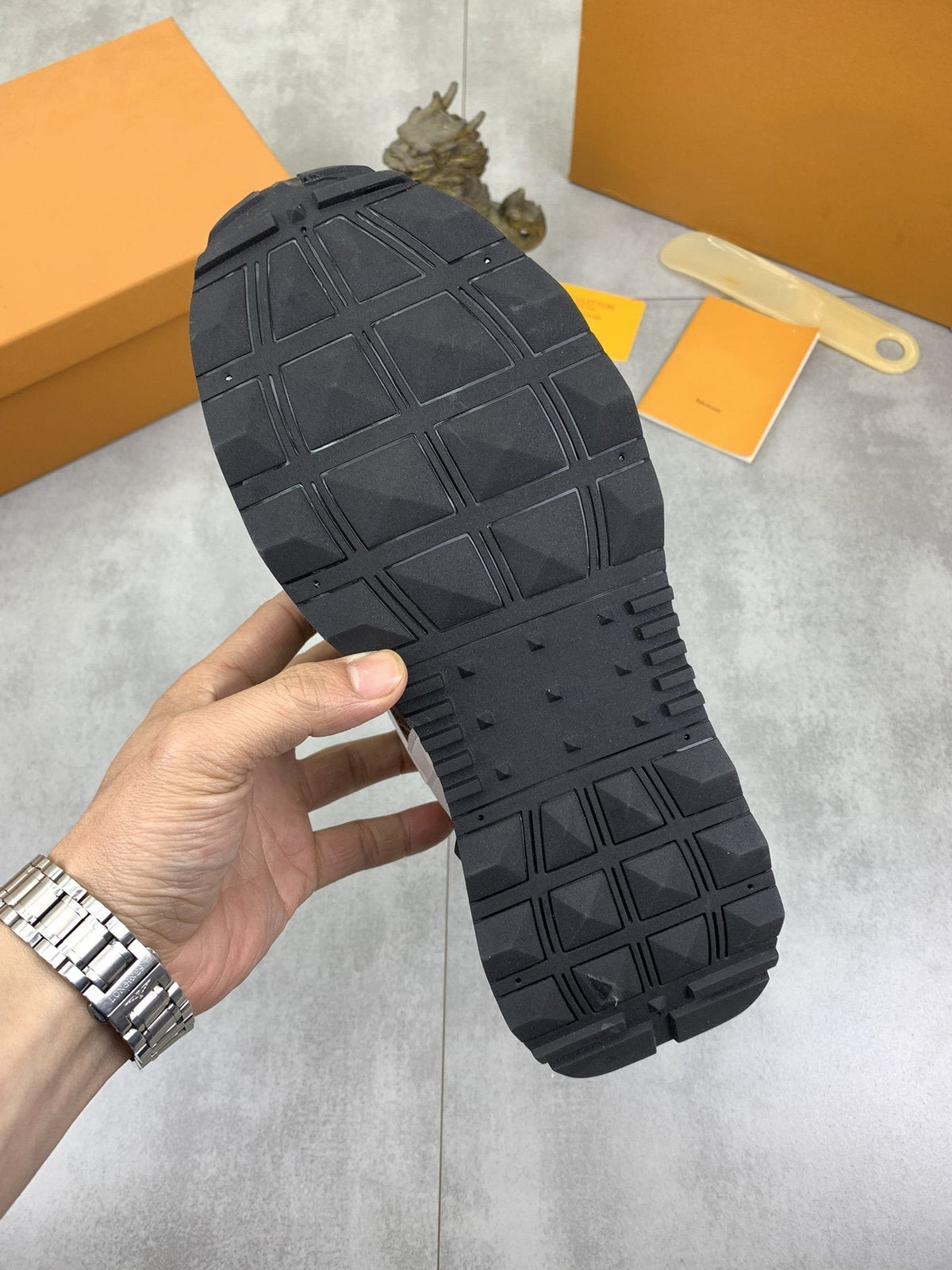 LV MONOGRAM SNEAKER BLACK AND BROWN