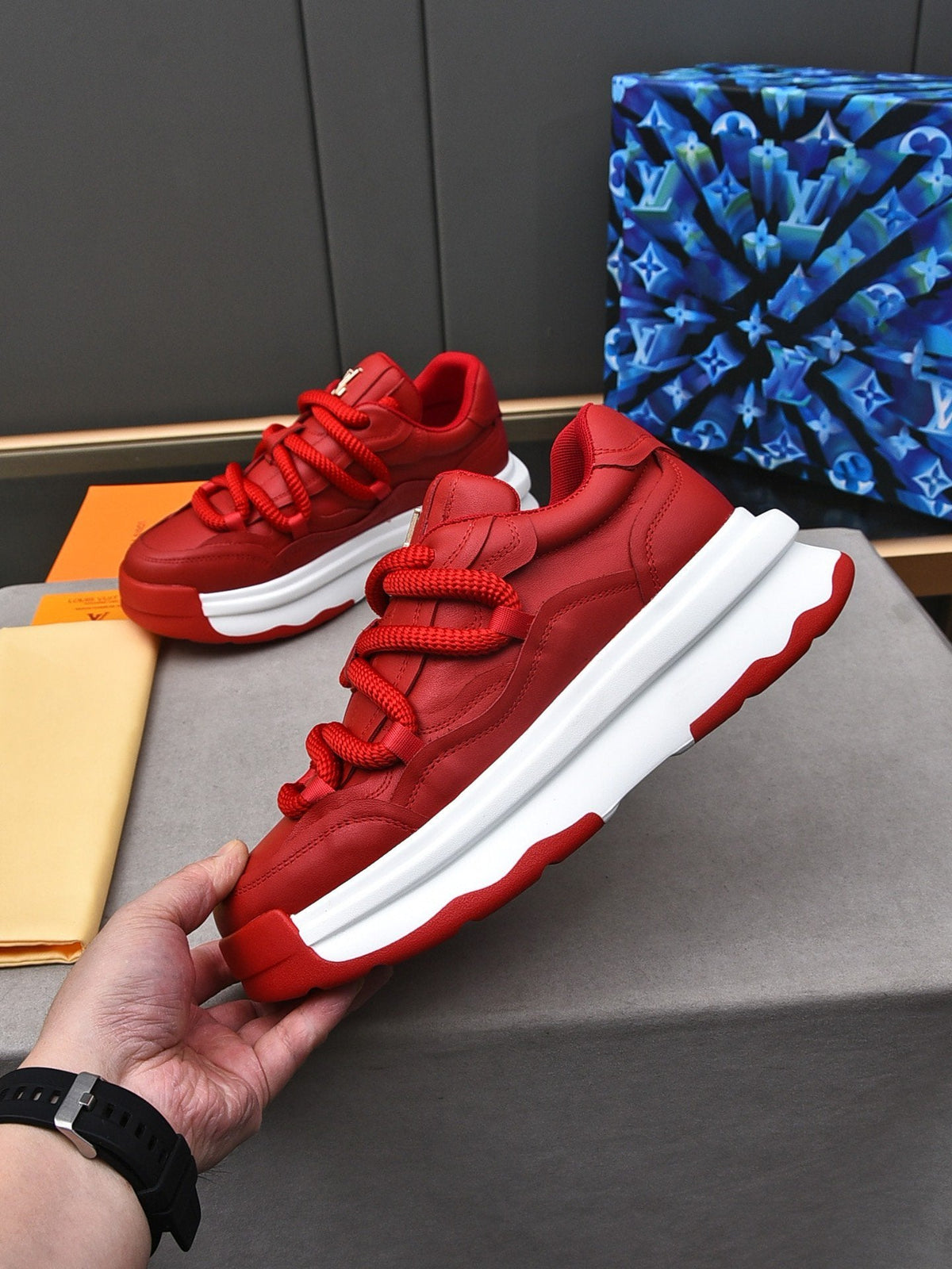 LV SNEAKERS RED LACE-UP