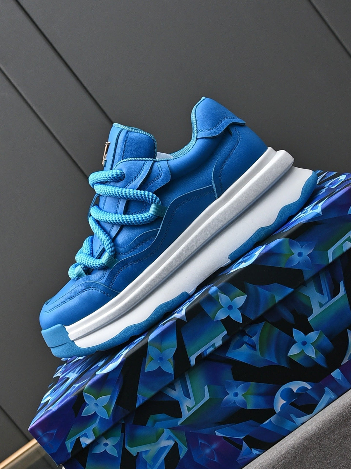 LV SNEAKERS BLUE LACE-UP