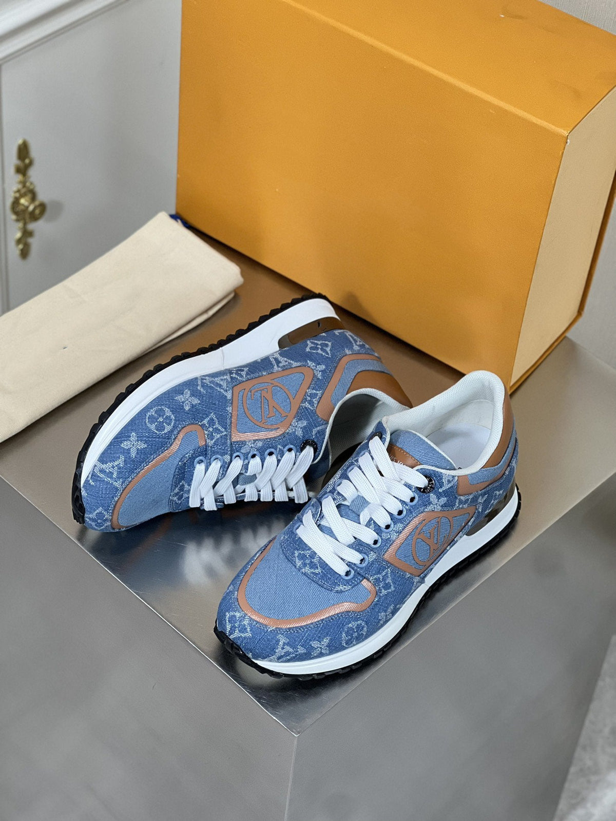 LV RUN AWAY SNEAKER IN BLUE DENIM FABRIC