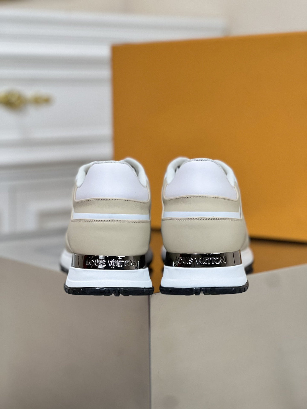 LV RUN AWAY BEIGE SNEAKER