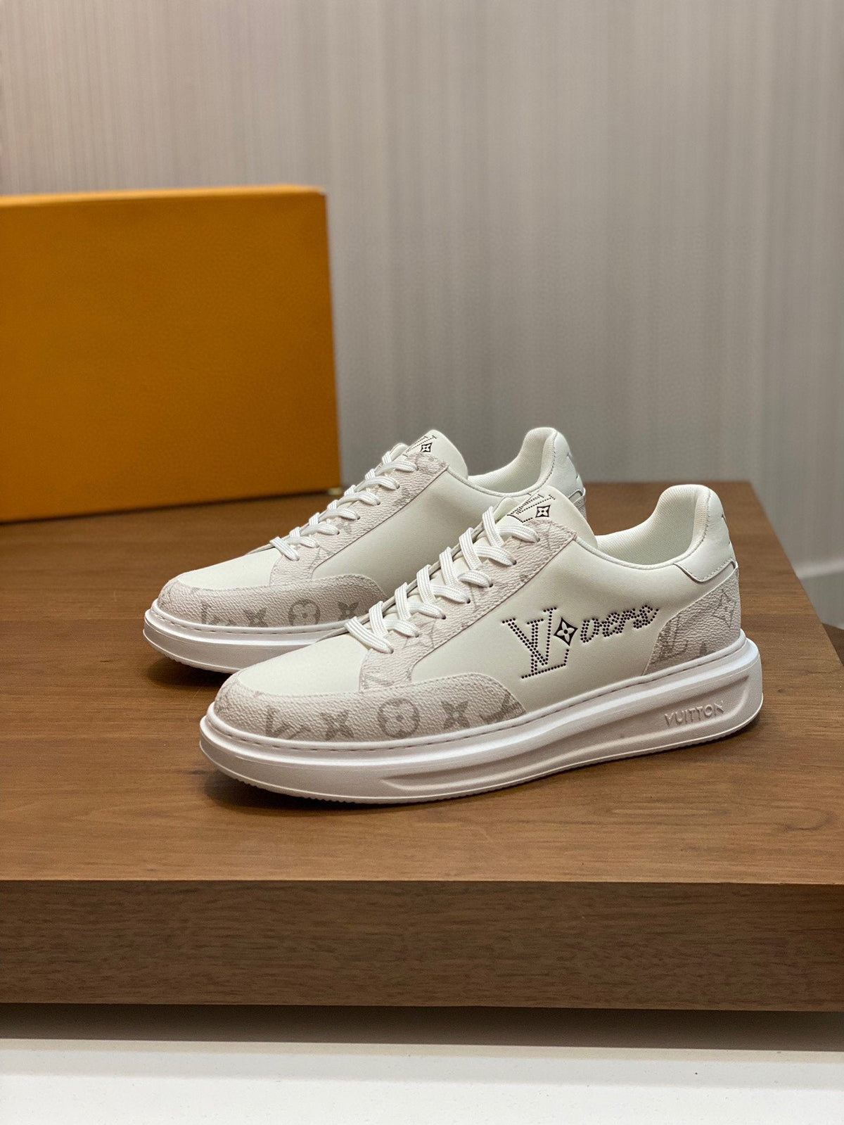 LV BEVERLY WHITE SNEAKER
