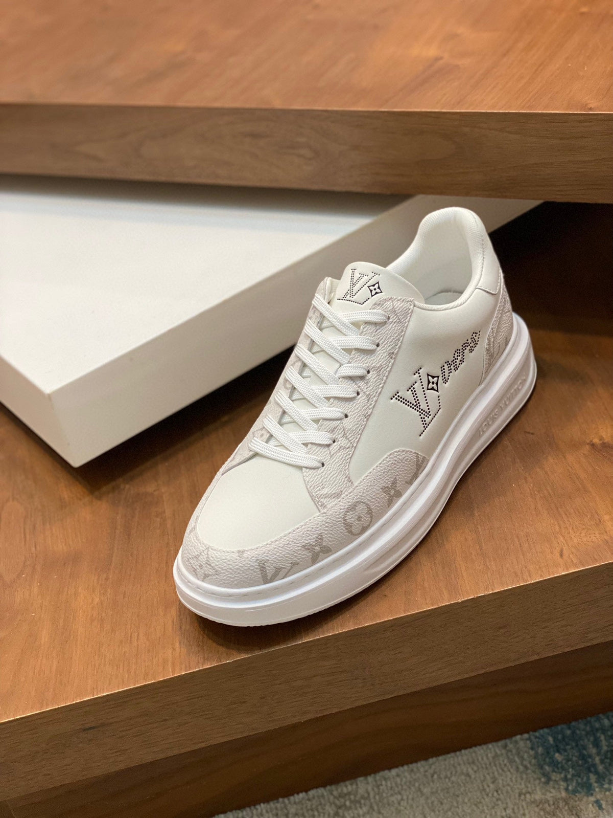 LV BEVERLY WHITE SNEAKER