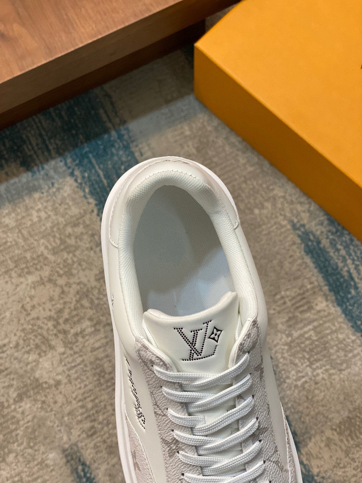 LV BEVERLY WHITE SNEAKER
