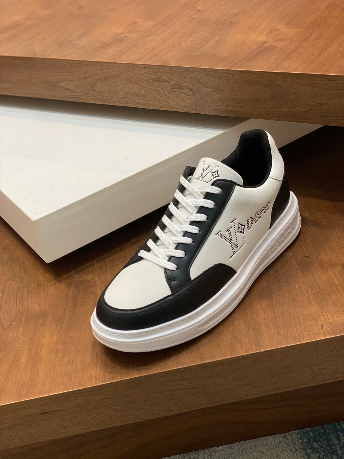 LV BEVERLY SNEAKER WHITE BLACK