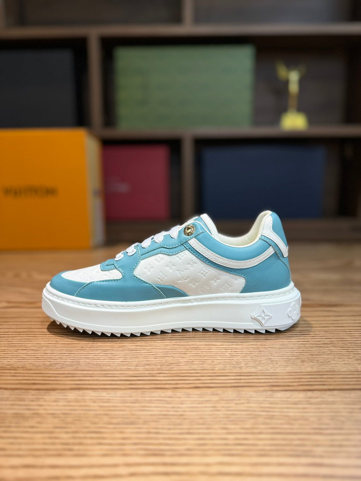 LV TIME OUT SNEAKER BLUE