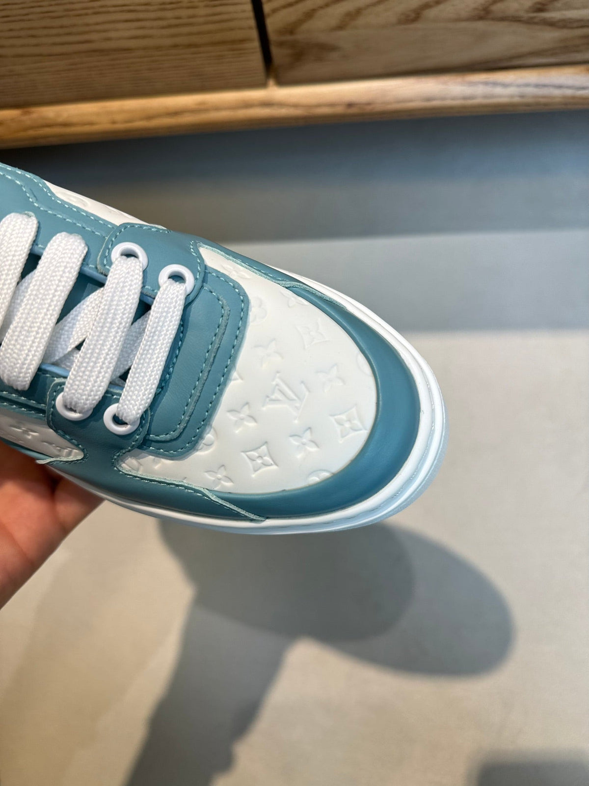 LV TIME OUT SNEAKER BLUE