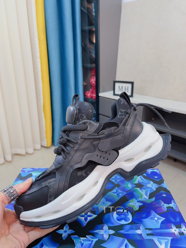 LV MEN'S BLACK SPORTS SHOES