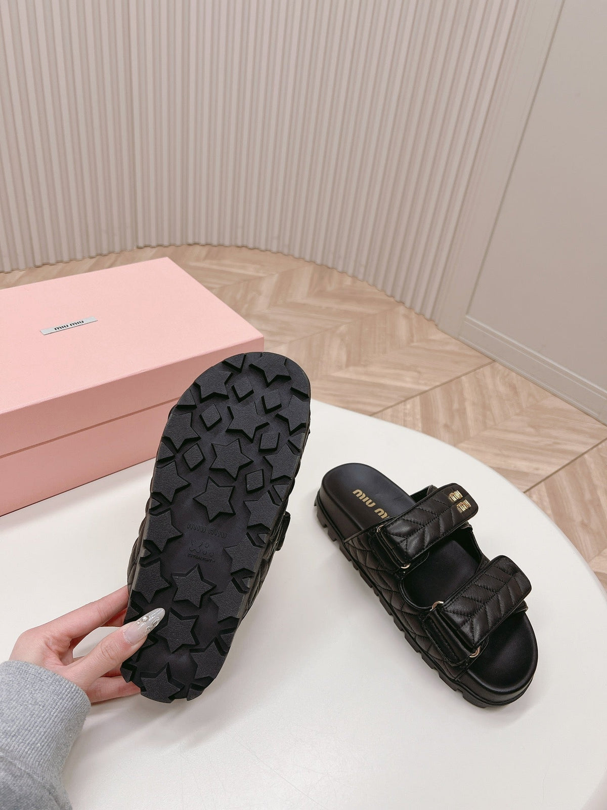 Miumiu Sandal Black Sheepskin 133357