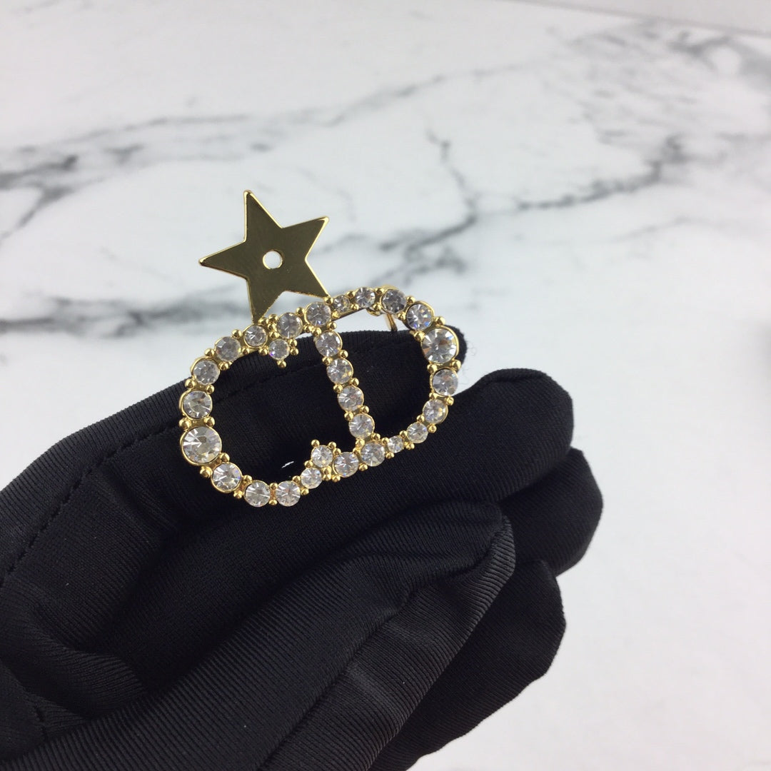 CD Brooch 04