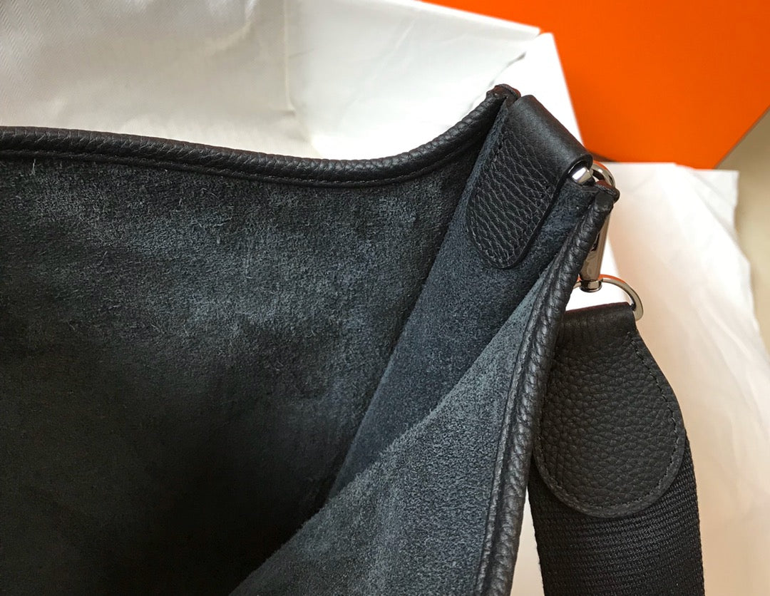 Evelyne 29cm Black Togo Shw
