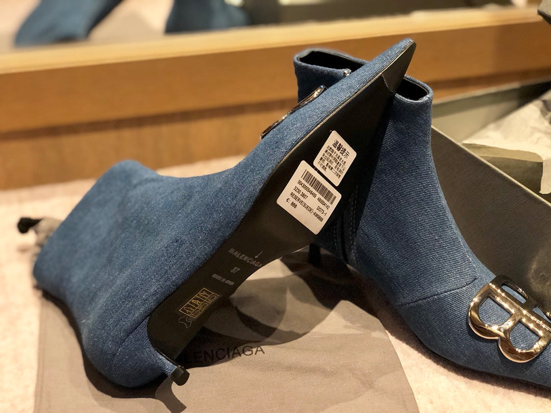 POINTED-TOE KITTEN HEEL 45 MM ANKLE BOOTS IN BLUE DENIM