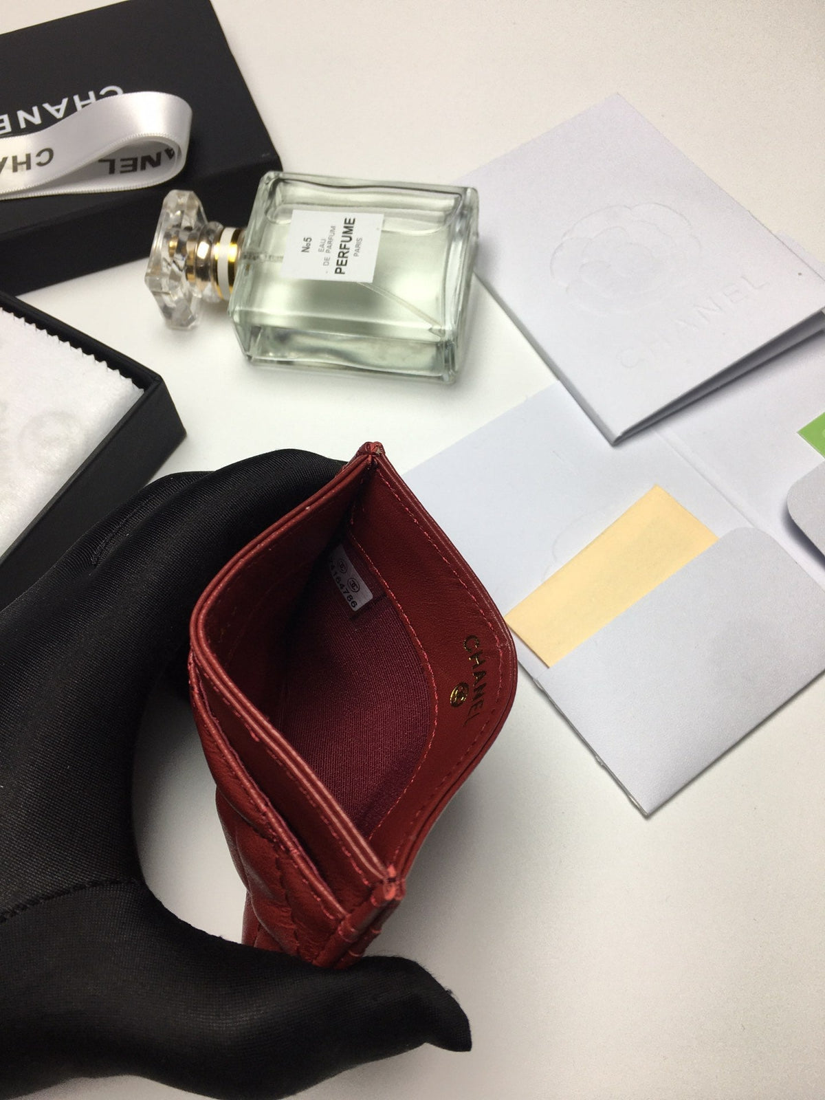 CC CARD HOLDER 11.2 GARNET CALFSKIN SILVER ICON