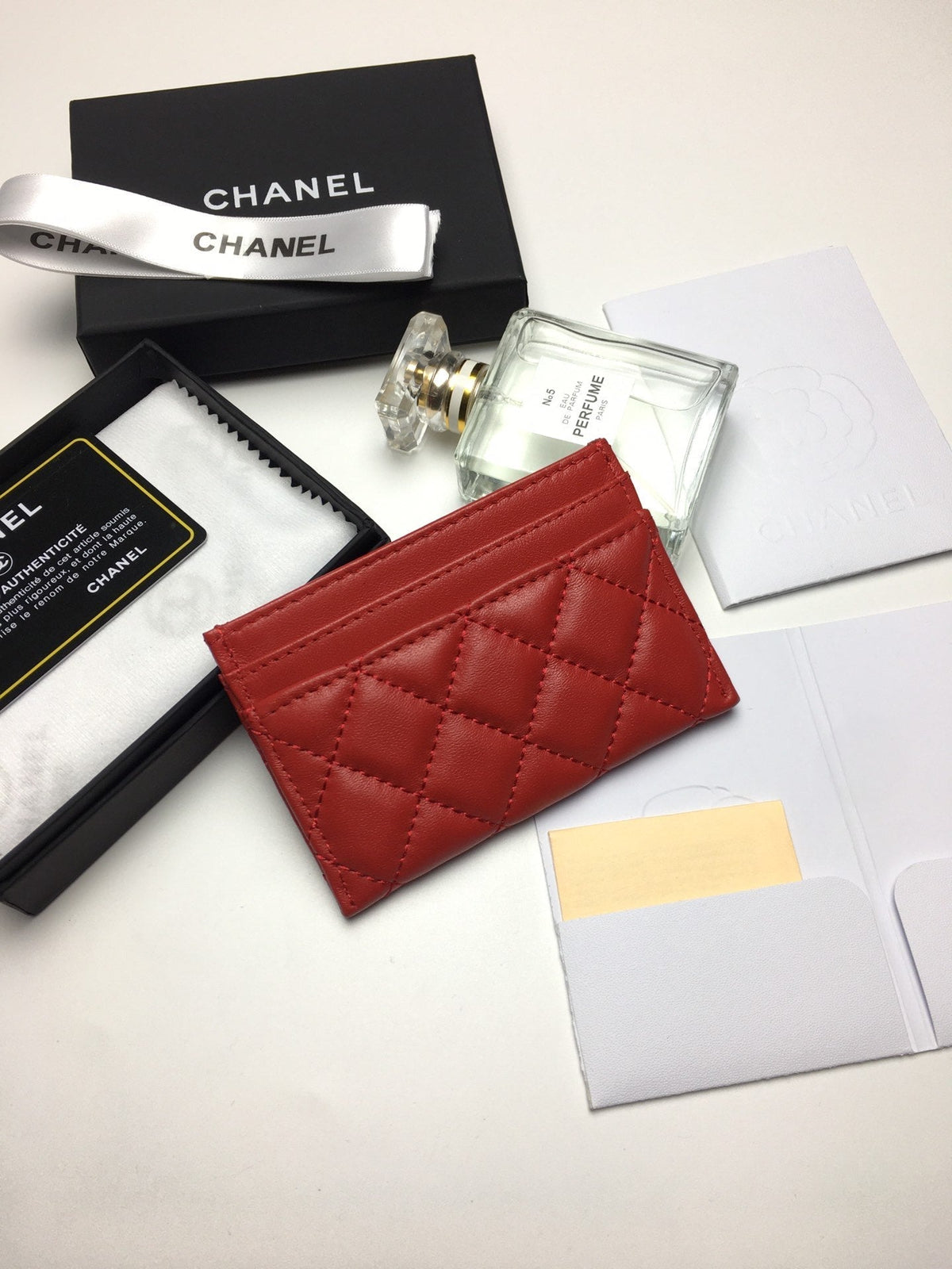 CC BOY CARD HOLDER 11.2 RED CALFSKIN GOLD ICON