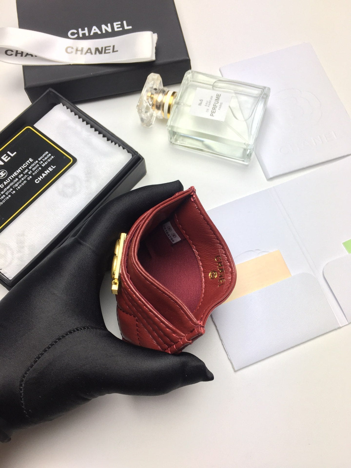 CC BOY CARD HOLDER 11.2 GARNET CALFSKIN GOLD ICON