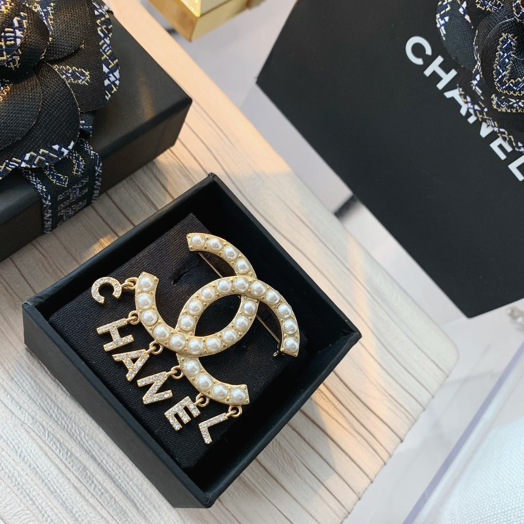 CC Brooch 156611