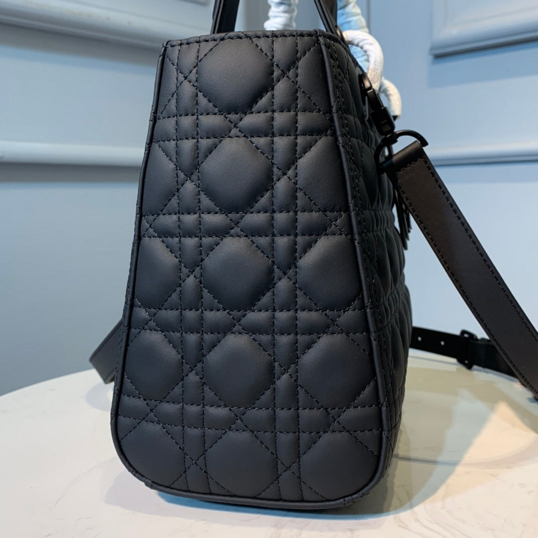 medium lady 24 black calfskin black hardware