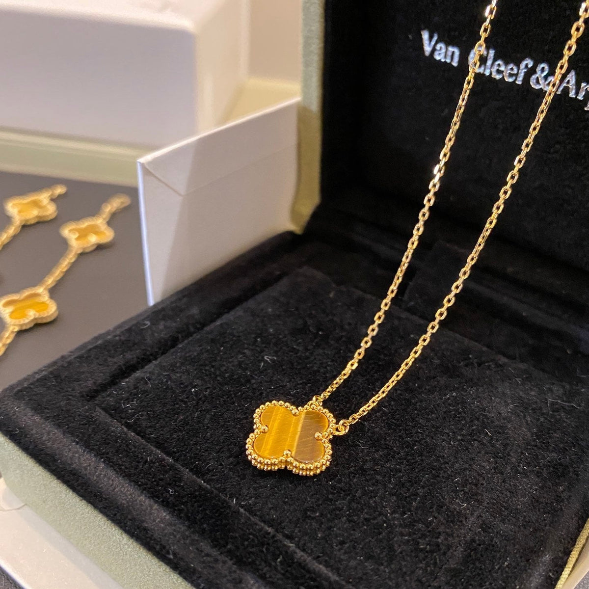 VCA Clover Necklace Tiger's Eye Gold