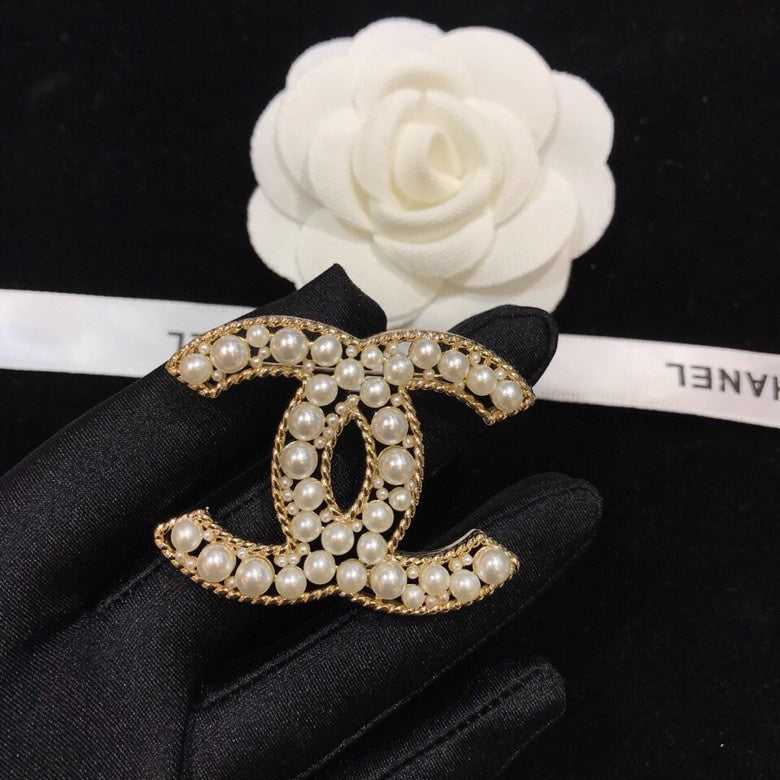 CC Brooch 156080